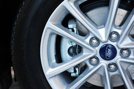 2015款福特福克斯两厢1.6L自动舒适型