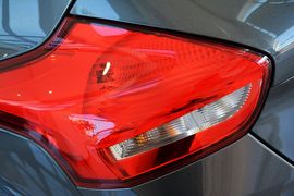 2015款福特福克斯两厢1.6L自动舒适型