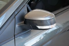 2015款福特福克斯两厢1.6L自动舒适型