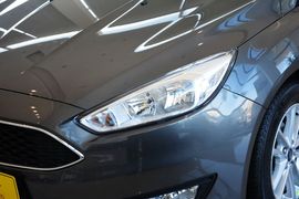 2015款福特福克斯两厢1.6L自动舒适型