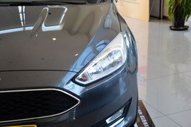 2015款福特福克斯两厢1.6L自动舒适型