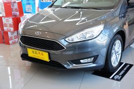 2015款福特福克斯两厢1.6L自动舒适型