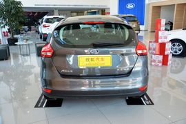 2015款福特福克斯两厢1.6L自动舒适型