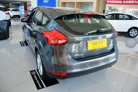 2015款福特福克斯两厢1.6L自动舒适型