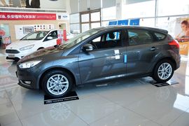 2015款福特福克斯两厢1.6L自动舒适型
