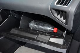 2015款福特福克斯两厢1.6L自动舒适型