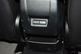 2015款福特福克斯两厢1.6L自动舒适型