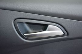 2015款福特福克斯两厢1.6L自动舒适型