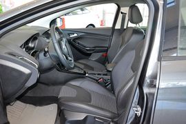 2015款福特福克斯两厢1.6L自动舒适型