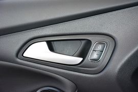2015款福特福克斯两厢1.6L自动舒适型