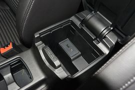 2015款福特福克斯两厢1.6L自动舒适型