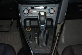 2015款福特福克斯两厢1.6L自动舒适型