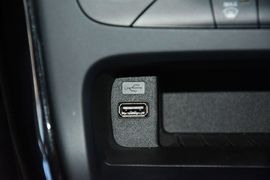 2015款福特福克斯两厢1.6L自动舒适型