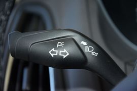 2015款福特福克斯两厢1.6L自动舒适型