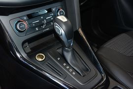 2015款福特福克斯两厢1.6L自动舒适型