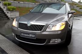 2010款斯柯达新明锐试驾