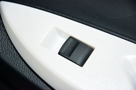 2015款丰田致炫1.5G自动炫动天窗特别版