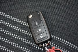 2015款斯柯达晶锐1.6L自动运动版