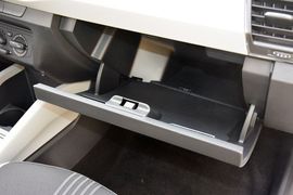 2015款斯柯达晶锐1.6L自动运动版