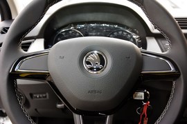 2015款斯柯达晶锐1.6L自动运动版