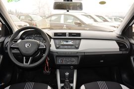 2015款斯柯达晶锐1.6L自动运动版