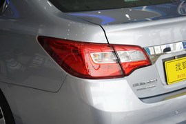 2016款斯巴鲁力狮2.5L全驱荣耀版