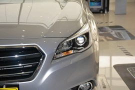 2016款斯巴鲁力狮2.5L全驱荣耀版