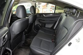 2016款斯巴鲁力狮2.5L全驱荣耀版