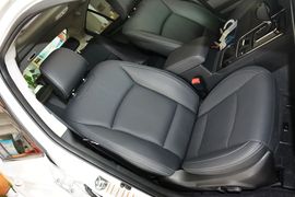 2016款斯巴鲁力狮2.5L全驱荣耀版