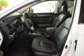 2016款斯巴鲁力狮2.5L全驱荣耀版