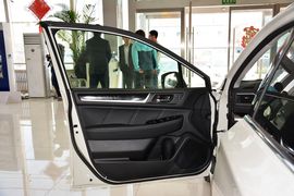 2016款斯巴鲁力狮2.5L全驱荣耀版