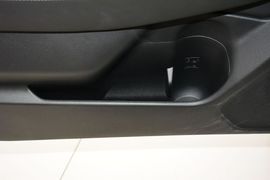 2016款斯巴鲁力狮2.5L全驱荣耀版