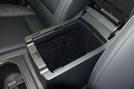 2016款斯巴鲁力狮2.5L全驱荣耀版