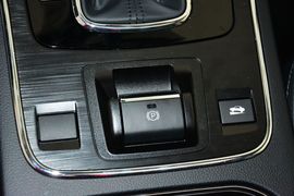 2016款斯巴鲁力狮2.5L全驱荣耀版