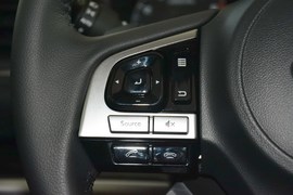 2016款斯巴鲁力狮2.5L全驱荣耀版