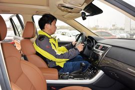   2016款哈弗H8 2.0T四驱精英型到店实拍
