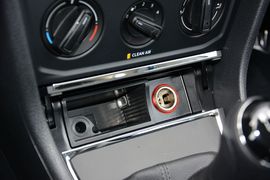 2016款大众宝来1.6L手动舒适型