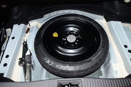 2016款丰田皇冠2.5L智享版