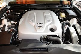2016款丰田皇冠2.5L智享版