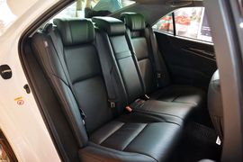 2016款丰田皇冠2.5L智享版