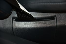 2016款丰田皇冠2.5L智享版