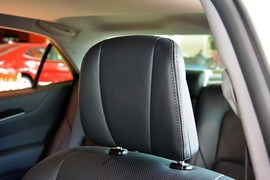 2016款丰田皇冠2.5L智享版