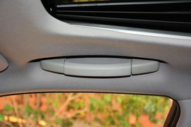 2016款丰田皇冠2.5L智享版