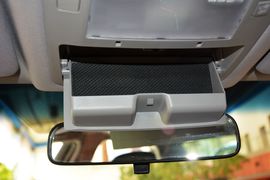 2016款丰田皇冠2.5L智享版