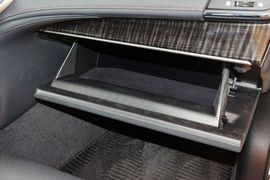 2016款丰田皇冠2.5L智享版