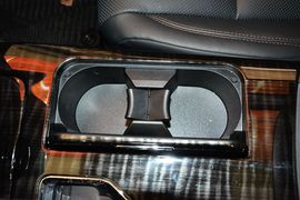 2016款丰田皇冠2.5L智享版