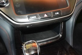 2016款丰田皇冠2.5L智享版