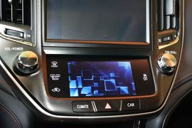 2016款丰田皇冠2.5L智享版