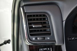 2016款丰田皇冠2.5L智享版