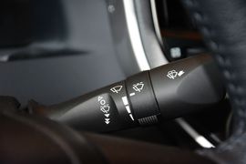 2016款丰田皇冠2.5L智享版